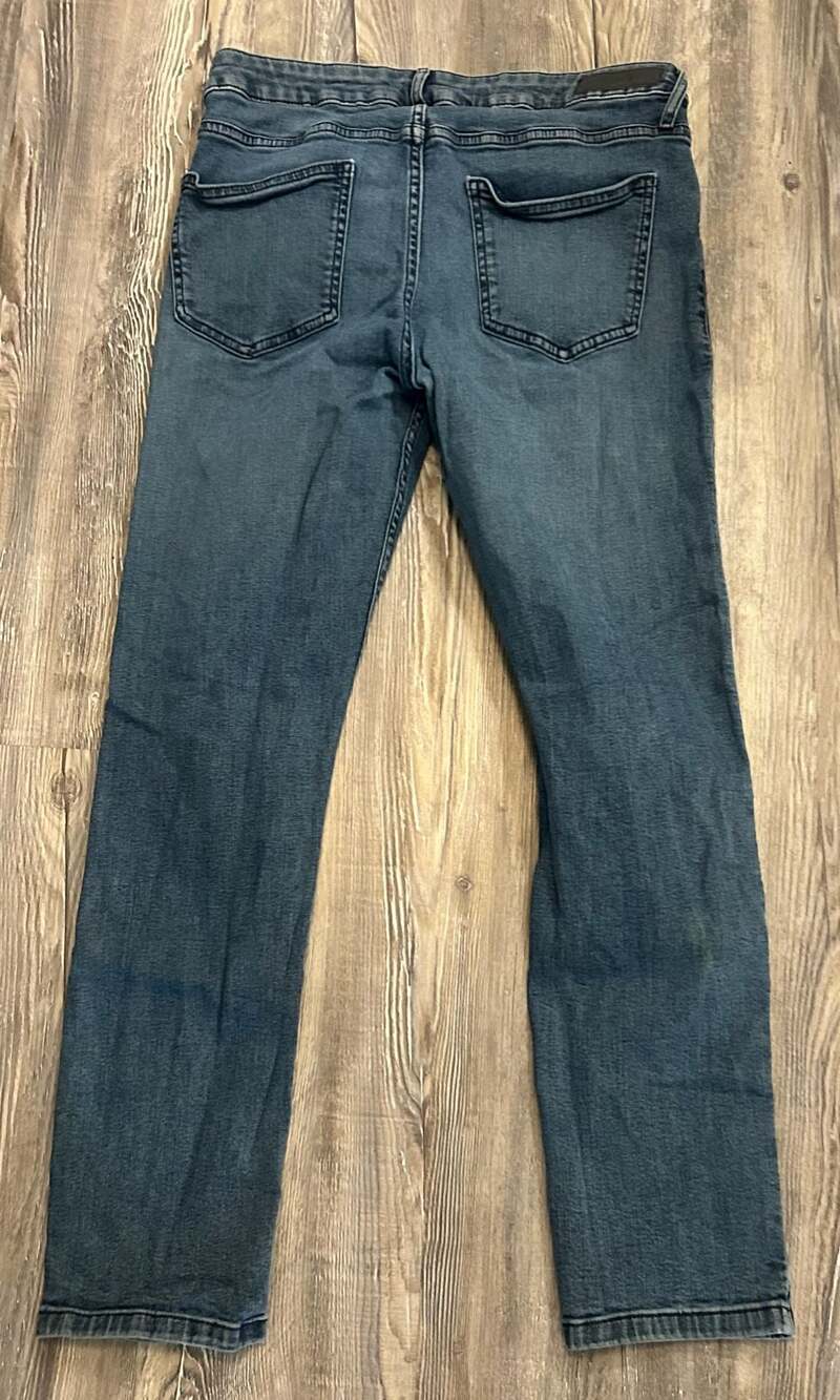 Calvin Klein Jeans Slim Boyfriend Jeans Size 6 - Picture 2 of 9